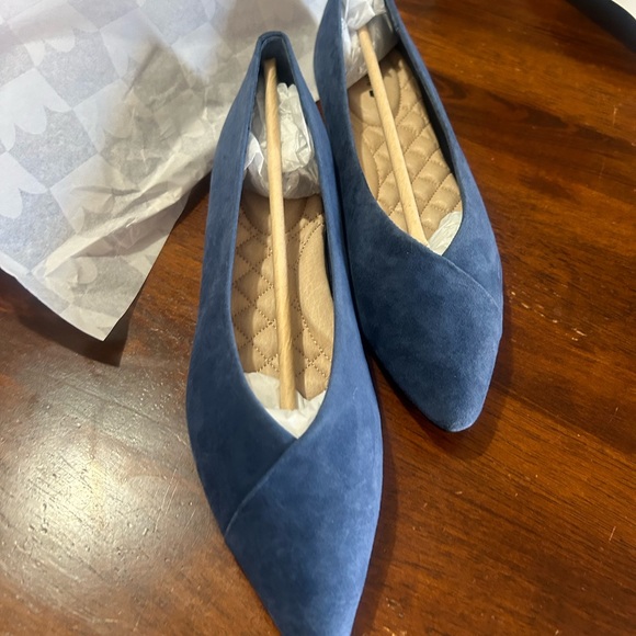 Brand new pair of suede Birdies “The Goldfinch” in Indigo - Picture 3 of 7